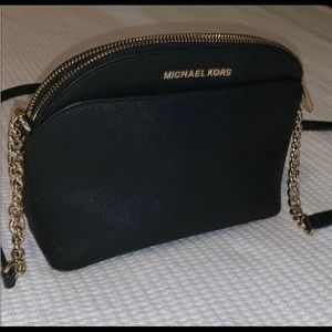 Michael Khors Crossover - purchase for $40 flat